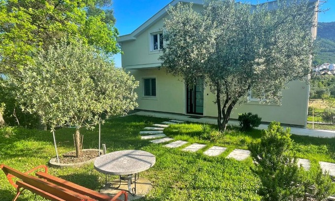 Mrcevac Apartment | Petivat Gardens