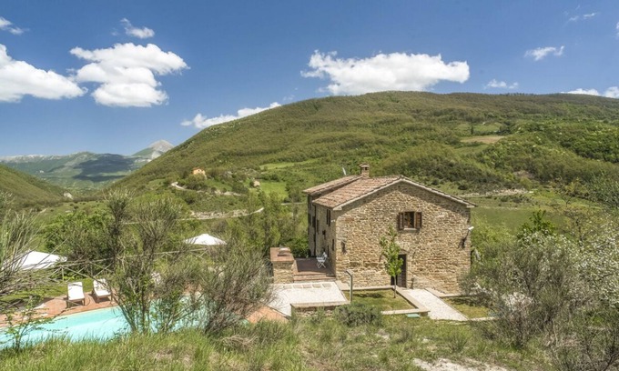 Gubbio Villa | Petronella - Three Bedroom Villa, Sleeps 6