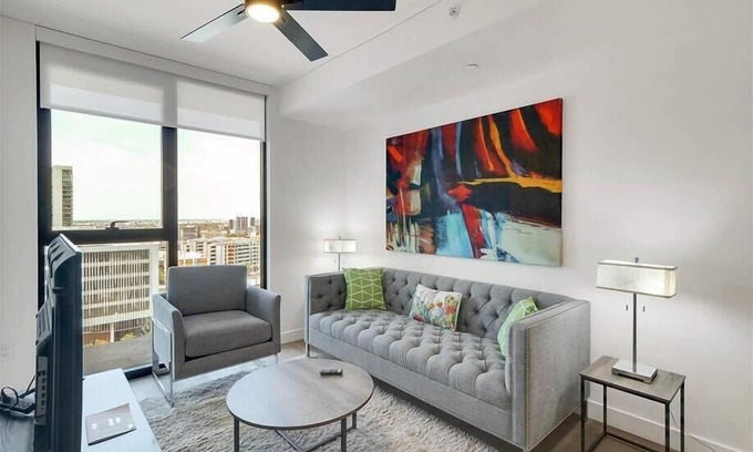 Evans Churchill Apartment | Pets are welcome | Roosevelt Row 1BR w/Sauna & Hottub