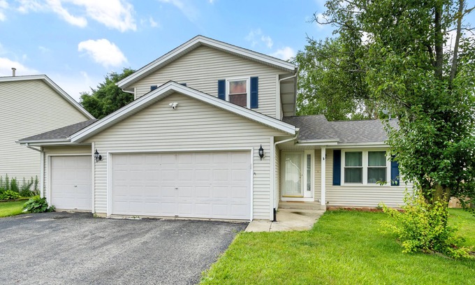 Rockford House | Pets welcome! King Bed+WiFi+Deck&Fenced back yard
