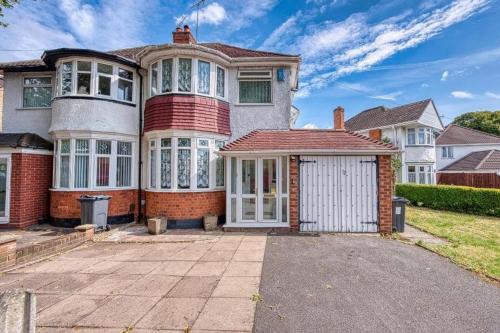 Bloxwich Apartment | Petsol Apartments