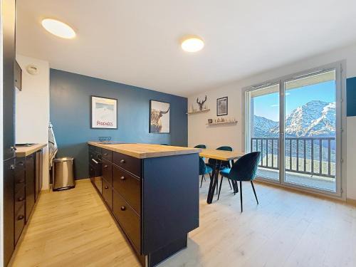 Germ Apartment | Peyragudes grand apparé vue montagne 2 terrasses,8 à 10 couchages , draps, serviettes de bains et menage fin séjour inclus