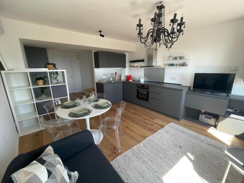 Old Town Apartment | PG Magic View - City Center