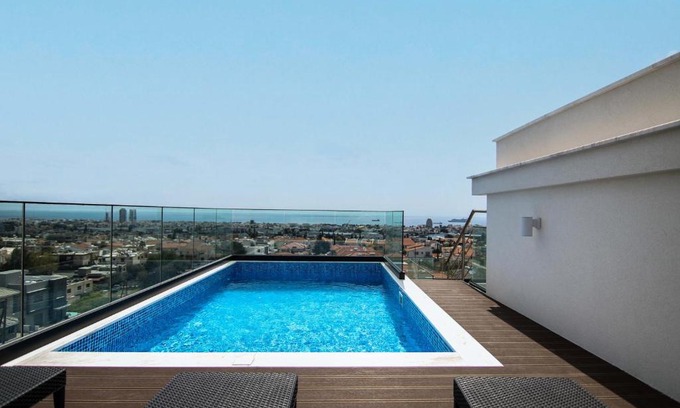 Agios Athanasios Apartment | Phaedrus Living: Sea View Anna Residence 302