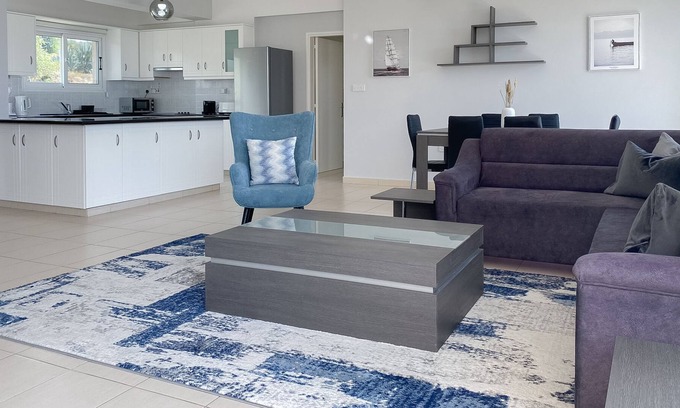 Mesa Chorio Apartment | Phaedrus Living Sunset View Flat Mesogi