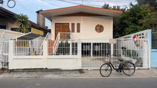 That Phanom House | Pharungruang House Thatphanom Nakonphanom พารุ่งเรืองเฮ้าส์