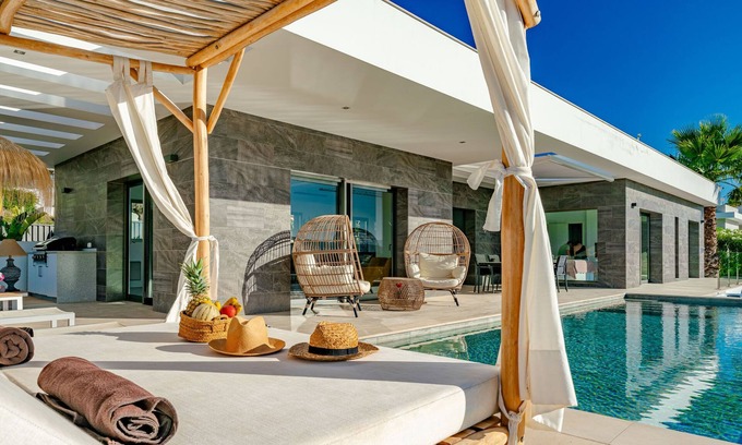 Cansalades House | Philia Plus by Interhome