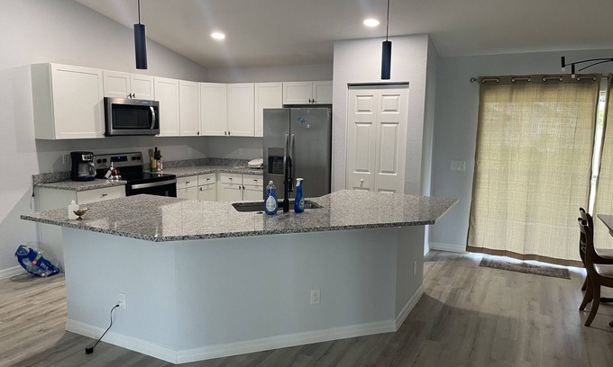 Harris House | Philo Guest House is a beautiful house in a very peaceful area in Lehigh Acres.
