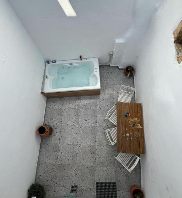 Monopari House | Philoxenia traditional house private jacuzzi