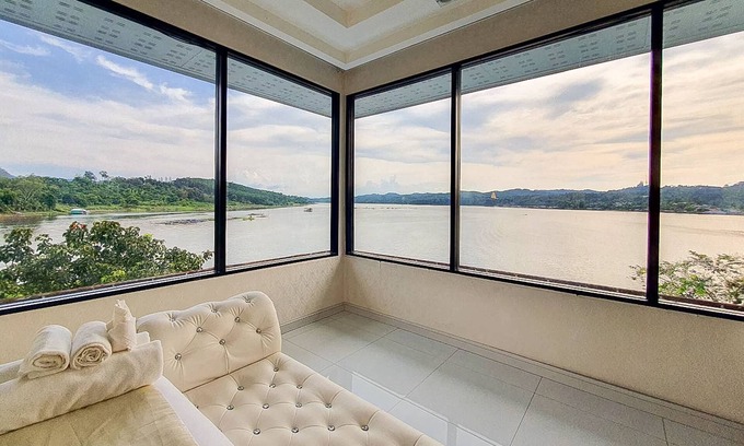 Sangkhla Buri Hotel | Phornpailin Riverside Resort