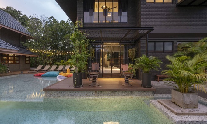 Laem Phak Bia Hotel | Phrip Phri Luxury Pool Villas