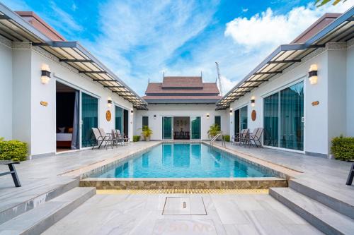 Nai Harn Resort | Phuket La Siesta Pool Villas & Pool Access Rooms
