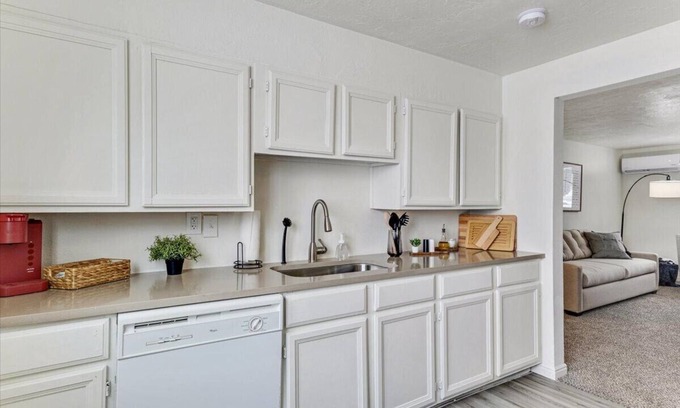 Bountiful Apartment | PickleBall Courts Close By, Quiet Neighborhood