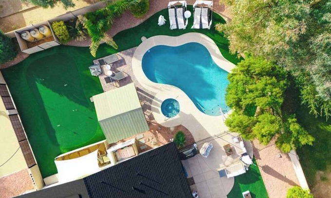 Avant House | Pickleball~Heated Pool~Spa~Basketball Court