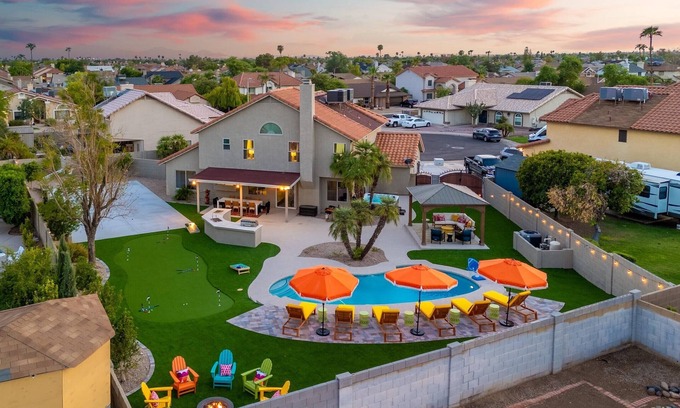 Peoria House | Pickleball + Heated Pool & Spa | Sleeps 16