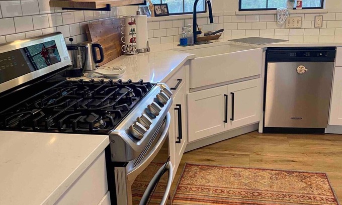 Cedar Creek House | Pickles & Cheese Chateau