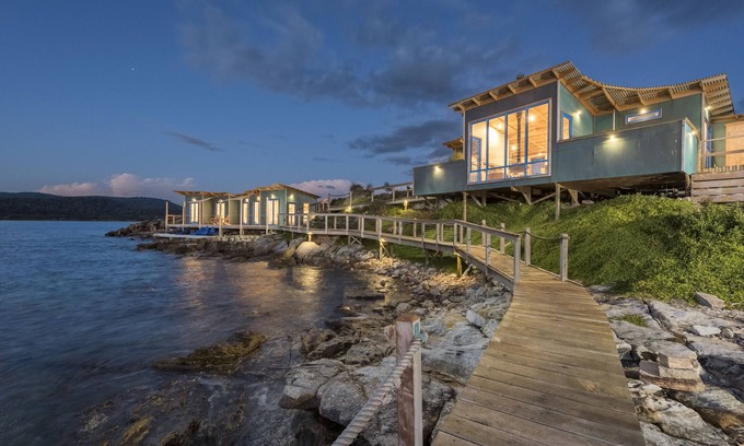 Coles Bay House | Picnic Island, Freycinet, Tasmania.