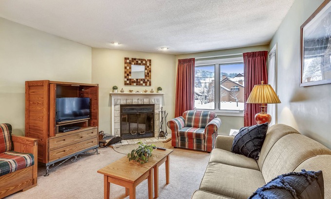 Killington Condo | Pico E205 at the base of Pico with skiing out your door. (please note this unit has NO AIR CONDITIONING)