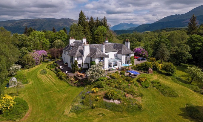 Taynuilt Apartment | Picturesque country suite located at Lonan Country House & Gardens in Scotland!