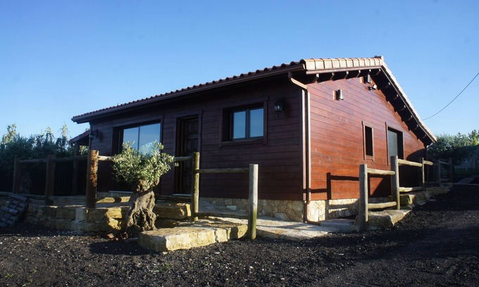 Sao Joao das Lampas House | Picturesque Bungalow