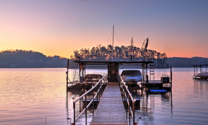 Gainesville Apartment | Pier 39 on Lake Lanier. #1 Rated rental in Gainesville!