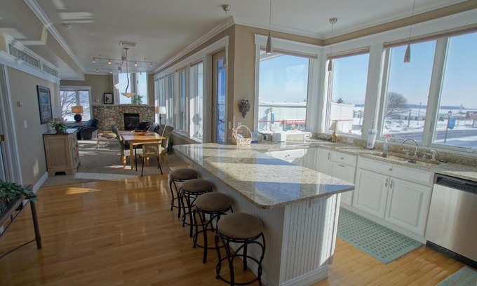 St Ignace Apartment | Pier Harbor #1 & #2