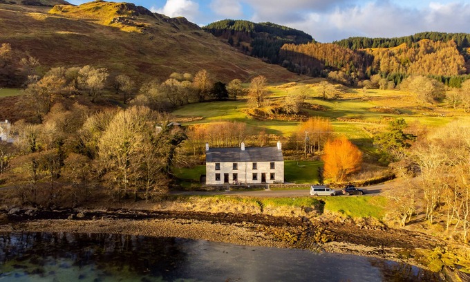 Slate Islands Cottage | Pier House 1 - Semi-detached, stone-built cottage on lochside