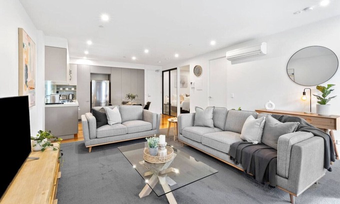 Geelong Apartment | Pier Point 404- Luxe on Geelong Waterfront, 2 BDRM