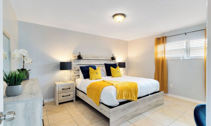 Indian Harbour Beach Apartment | Pierview~ Walk to the beach, Pool, BBQ, Gym, Games