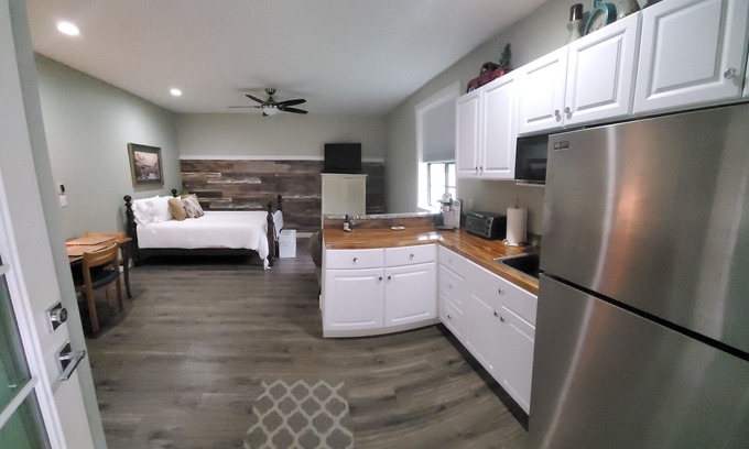 Florissant Apartment | Pikes Peak, Cripple Creek, Col. Springs, Breckenridge, Fossil beds, mountains