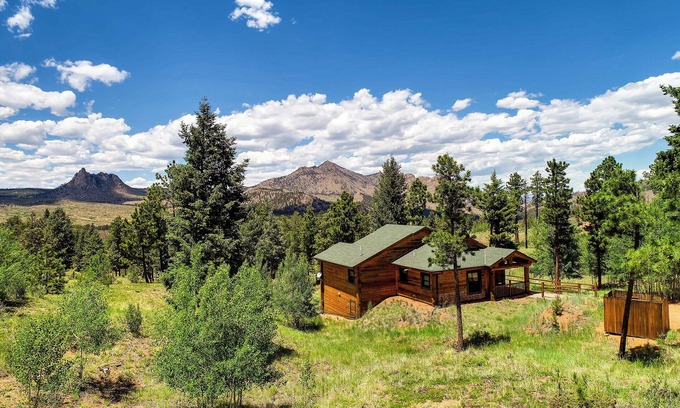 Woodland Park Cabin | Pikes Peak Ranch - Angler's Cove Cabin