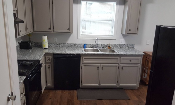 Springdale Condo | Pin Oak Place