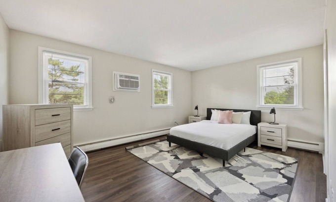Newark Apartment | Pine Brook 502 I Pool Gym I Free Parking !
