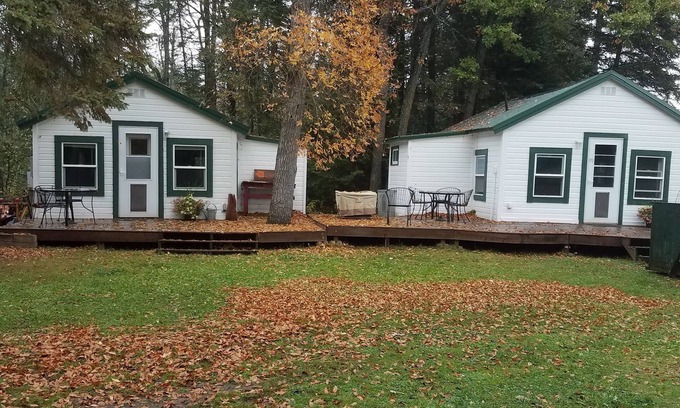 Pine River Cabin | Pine Cabin on the Pine River-Adult only
