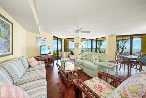 Sanibel House | Pine Cove #201