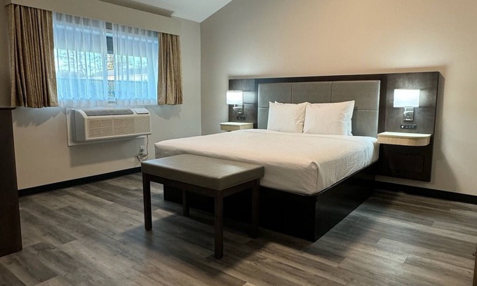 Port Huron Apartment | Pine Grove Executive Suites Newly Renovated Extended Stay Port Huron