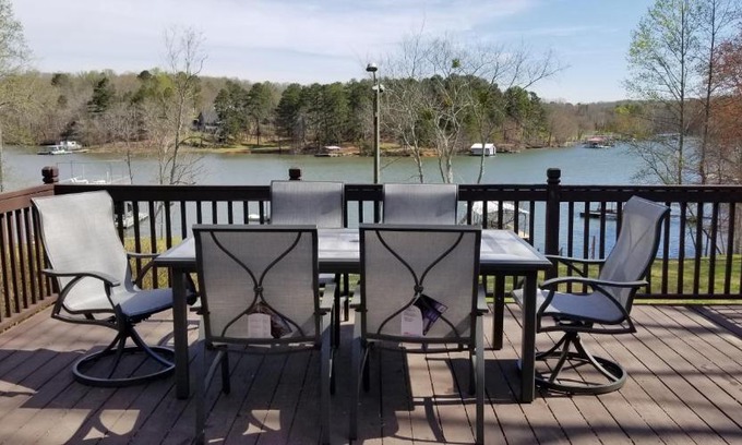 Gainesville House | Pine Haven Lake front home/w Dock