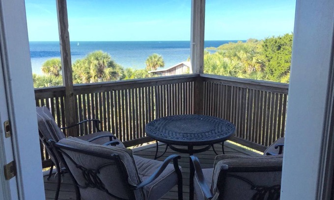 Pine Island House | Pine island - Weeki Wachee Ocean View Home- Walk to Beach on secluded island