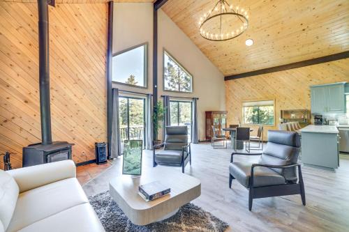 Pine Mountain Club House | Pine Mountain Club Cabin with AandC and EV Charger