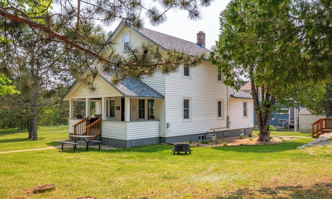 Ely House | Pine Park - Charming 5 BR home