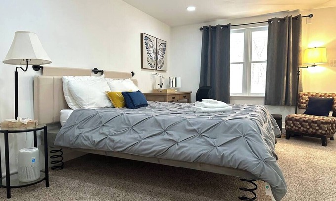 Chapel Hill House | Pine Perch Suite - 10 Mins to Chapel Hill, UNC