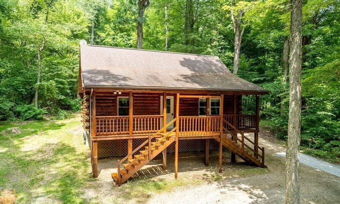 Loudonville House | Pine Ridge Cabin - Secluded Cabin with Hot Tub