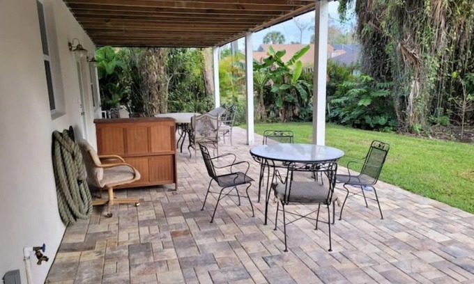 Naples House | Pine ridge model flat lower unit