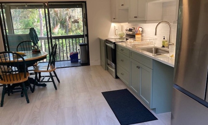 Osprey Condo | PIne Run, Osprey. Comfortable & convenient 2 BR condo, walk to Casey Key