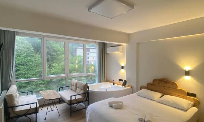 Ayder House | Pine Suit with river view