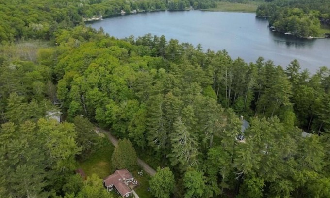 Great Barrington Cottage | Pine View Cottage, Berkshires Getaway Lake Buel w/lake rights. Pet friendly!