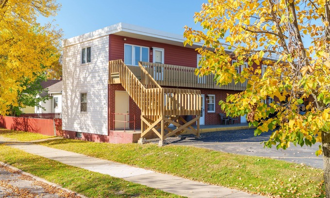 Virginia Hotel | Pine View Inn