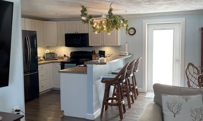 Englewood South House | Pineapple Cottage
