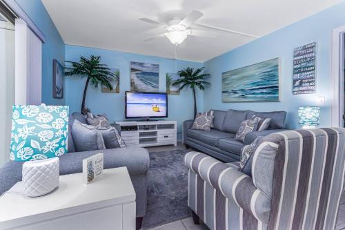 Siesta Key House | Pineapple Cove Walk to Beach