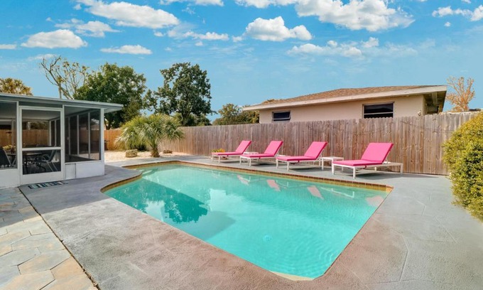 Madeira Beach House | Pineapple Escape